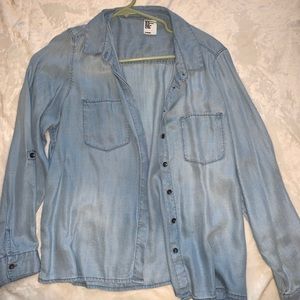 🐨H&M Button Down Denim Blouse